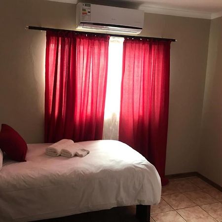 Urbanlife Keetmanshoop Accommodation Ngoại thất bức ảnh