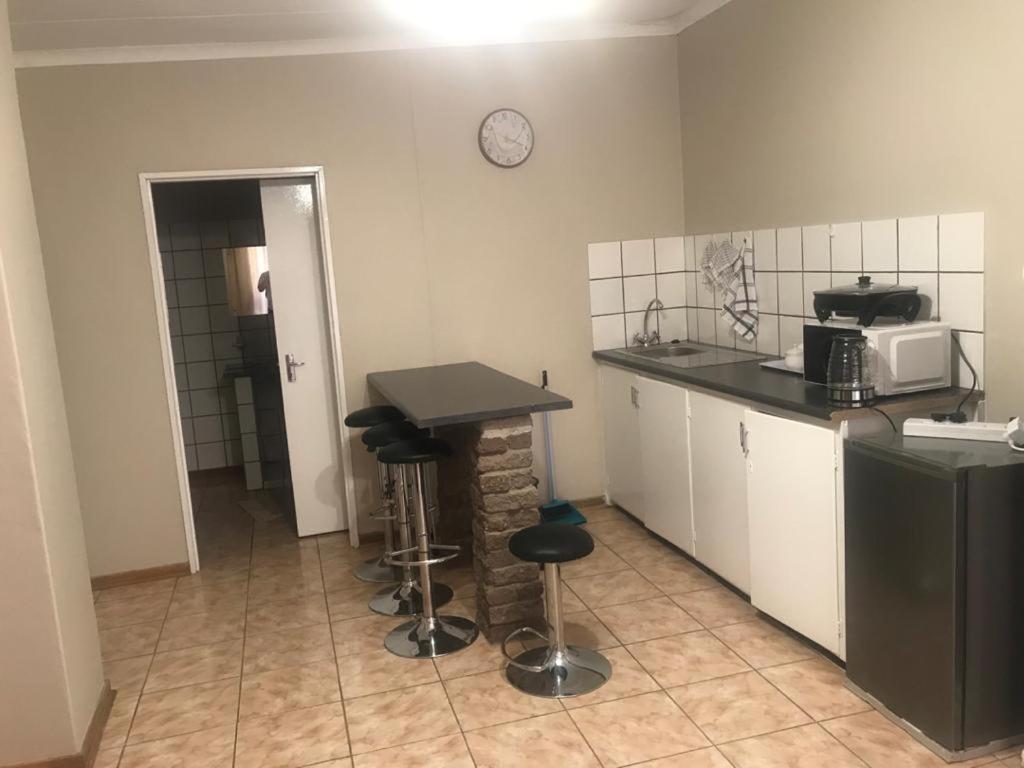 Urbanlife Keetmanshoop Accommodation Ngoại thất bức ảnh