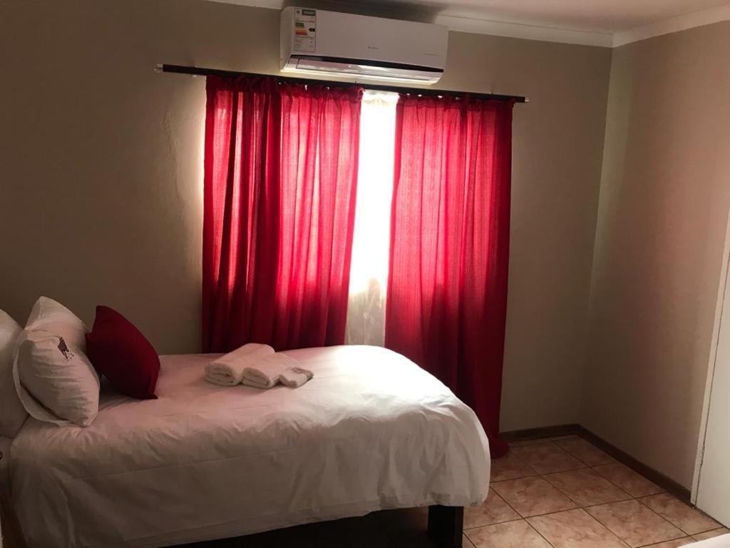 Urbanlife Keetmanshoop Accommodation Ngoại thất bức ảnh